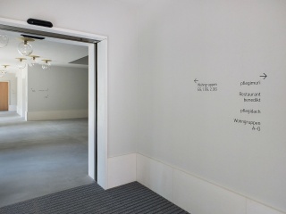 Pflegimuri Signaletik Raum Definitiv Design